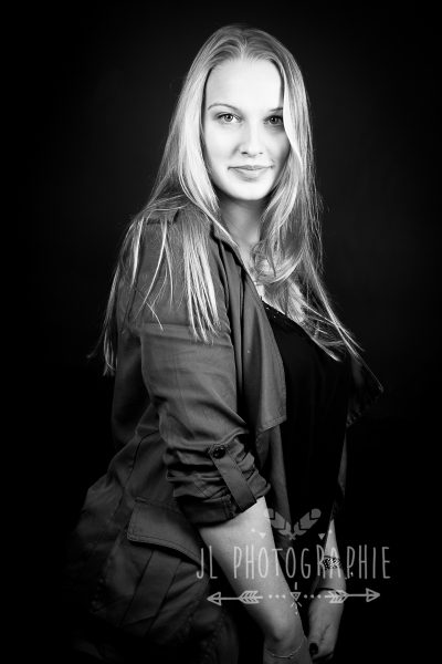 photographe-studio-oise-photographe-studio-compiegne-photographe-mode-oise-shooting-photo-photographe-portrait-compiegne-photographe-professionnel-oise-photographe-book-compiegne-2-1-e1493817309767 photographe-studio-oise-photographe-studio-compiegne-photographe-mode-oise-shooting-photo-photographe-portrait-compiegne-photographe-professionnel-oise-photographe-book-compiegne-2-1-e1493817309767