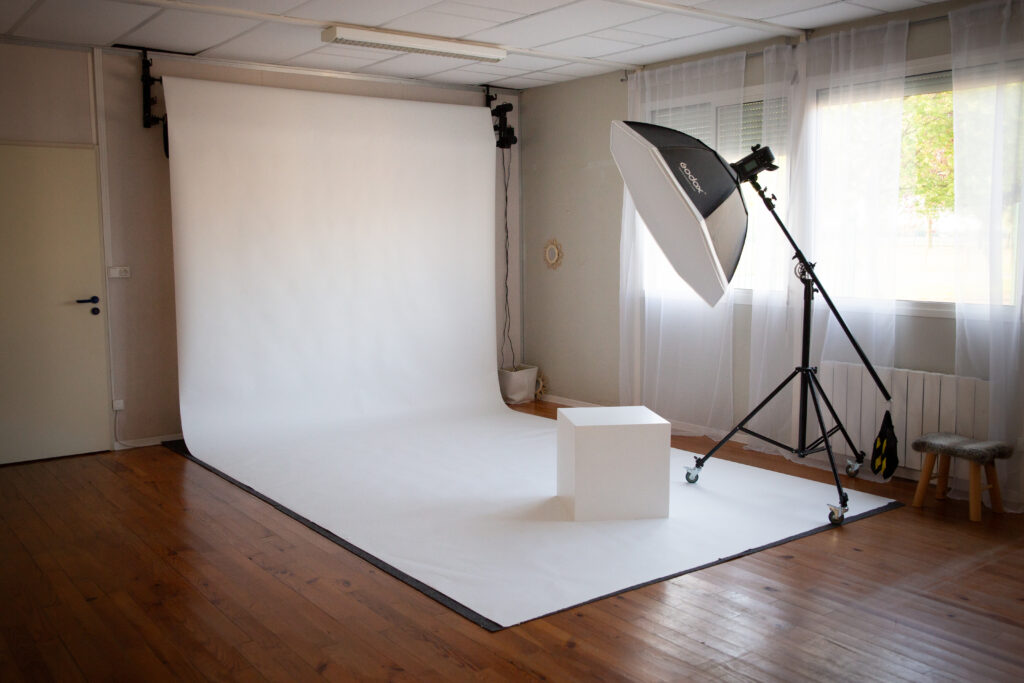 Espace de shooting photo aménagé pour les bébés et familles dans l’Oise